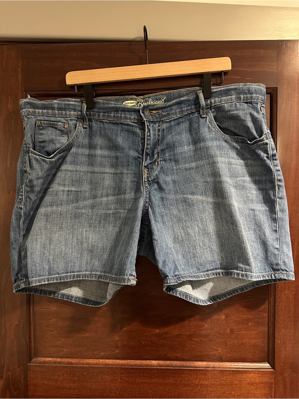 Old Navy Women’s Medium Blue Boyfriend Denim Jean Shorts